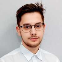 Lektor jazykových kurzov Jazykovej školy TOPLINGVA špecializujúci sa na výučbu angličtiny.