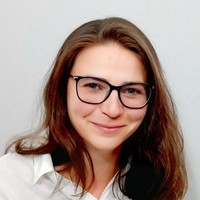Lektorka jazykových kurzov Jazykovej školy TOPLINGVA špecializujúca sa na výučbu angličtiny.