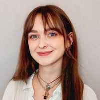 Lektorka jazykových kurzov Jazykovej školy TOPLINGVA špecializujúca sa na výučbu angličtiny.