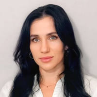 Lektorka jazykových kurzov Jazykovej školy TOPLINGVA špecializujúca sa na výučbu angličtiny.