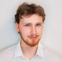 Lektor jazykových kurzov Jazykovej školy TOPLINGVA špecializujúca sa na výučbu angličtiny.