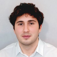 Lektor jazykových kurzov Jazykovej školy TOPLINGVA špecializujúci sa na výučbu španielčiny.