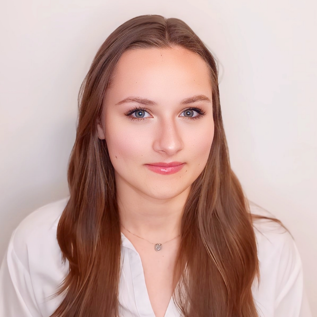 Lektorka jazykových kurzov Jazykovej školy TOPLINGVA špecializujúca sa na výučbu angličtiny.