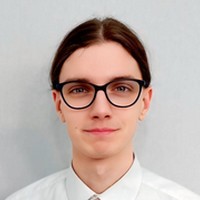 Lektor jazykových kurzov jazykovej školy TOPLINGVA špecializujúci sa na výučbu angličtiny.