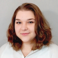 Lektorka jazykových kurzov Jazykovej školy TOPLINGVA špecializujúca sa na výučbu angličtiny.