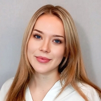 Lektorka jazykových kurzov Jazykovej školy TOPLINGVA špecializujúca sa na výučbu angličtiny a španielčiny.