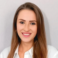 Lektorka jazykových kurzov Jazykovej školy TOPLINGVA, špecializujúca sa na výučbu nemčiny.