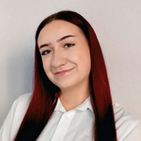 Lektorka jazykových kurzov Jazykovej školy TOPLINGVA špecializujúca sa na výučbu angličtiny a španielčiny.